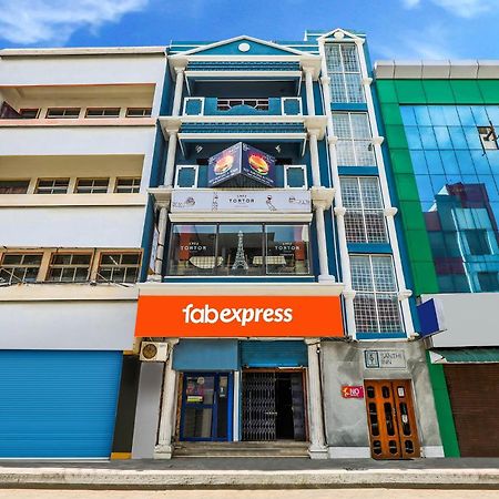 Fabexpress Santhi Inn - 500 Meters From Promenade Beach Pondicherry Exteriör bild