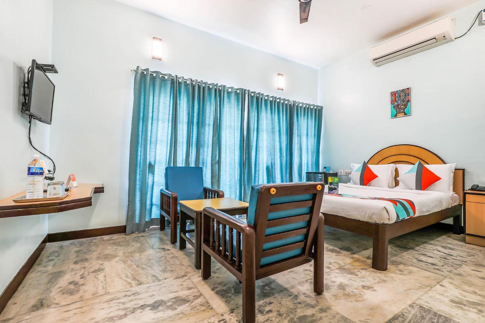 Fabexpress Santhi Inn - 500 Meters From Promenade Beach Pondicherry Exteriör bild