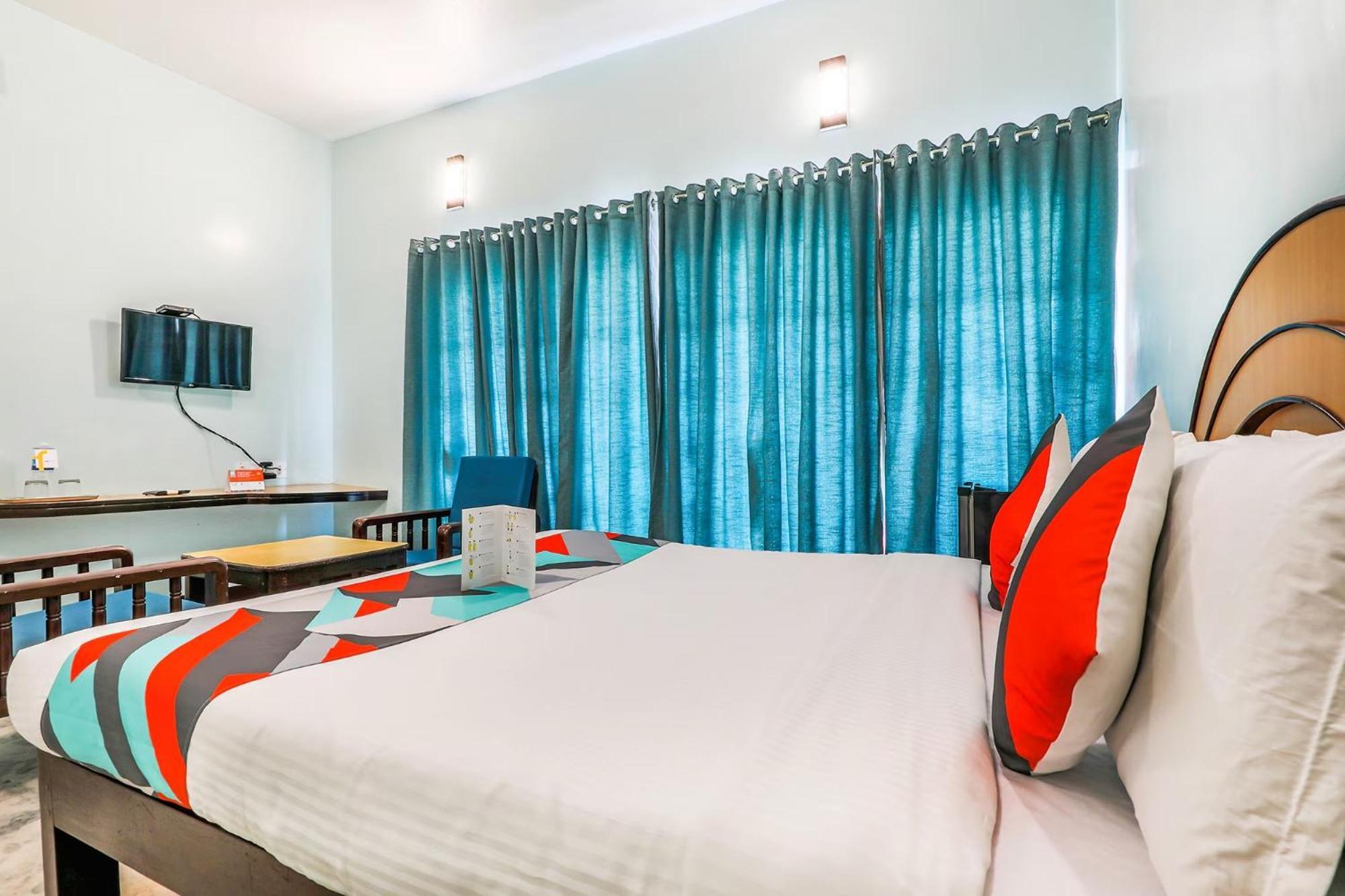 Fabexpress Santhi Inn - 500 Meters From Promenade Beach Pondicherry Exteriör bild