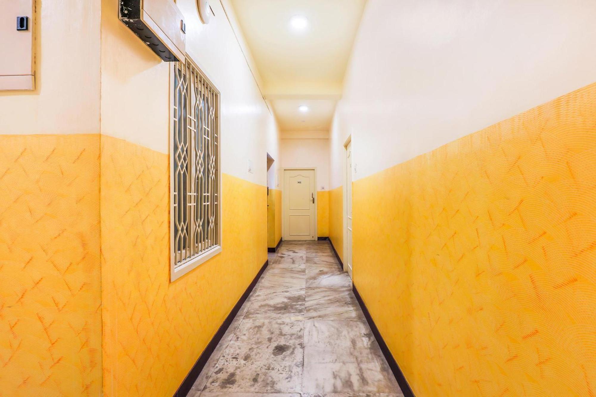 Fabexpress Santhi Inn - 500 Meters From Promenade Beach Pondicherry Exteriör bild