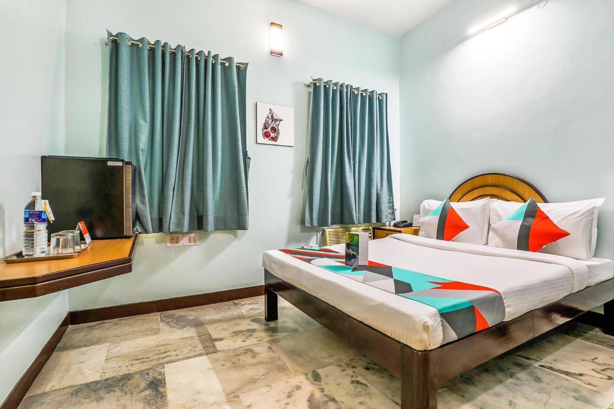 Fabexpress Santhi Inn - 500 Meters From Promenade Beach Pondicherry Exteriör bild